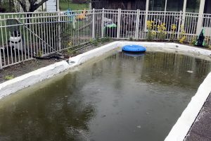 Pre-demolition of a private pool